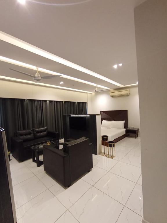 Demure Best Designed Near Airport - B&B Lahore