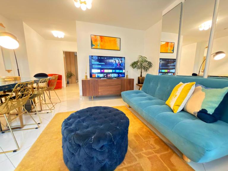 Modern Hyde Park Home with Private Entrance & Private Back Patio near Bayswater & Paddington Stations - B&B London