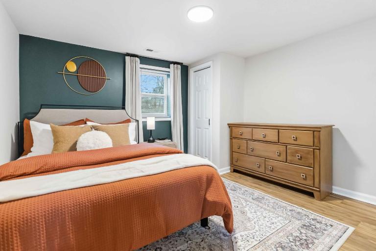 Private Double Room with Private Bathroom - B&B Dallas