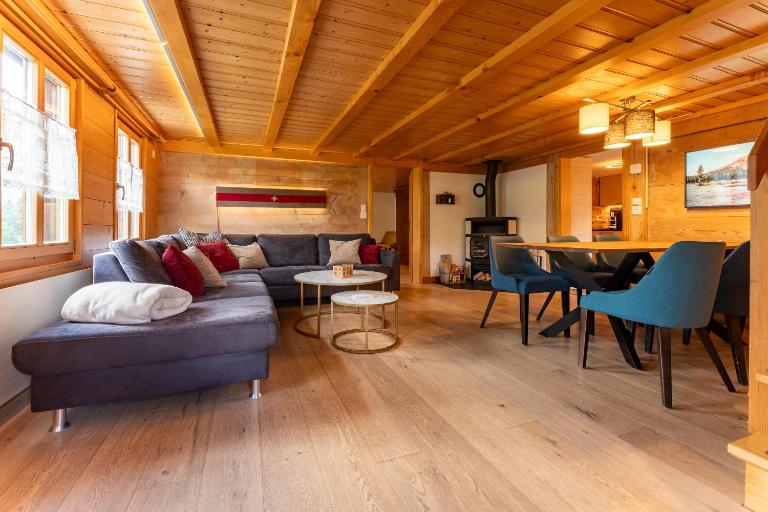 Chalet Rösi - Ferienwohnung mit Hot Pot & Bergsicht - Ferienwohnung Adelboden