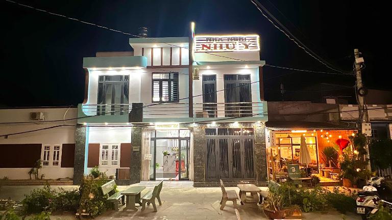 NHÀ NGHỈ NHƯ Ý - GuestHouse Premium - Bed and Breakfast Phan Rang-Tháp Chàm