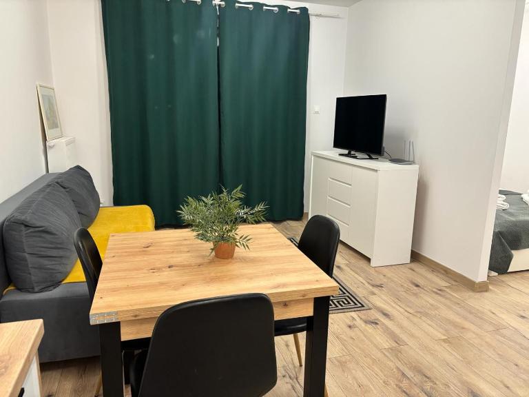 Apartamenty Jurowiecka 22 z miejscem postojowym w garażu - B&B Białystok