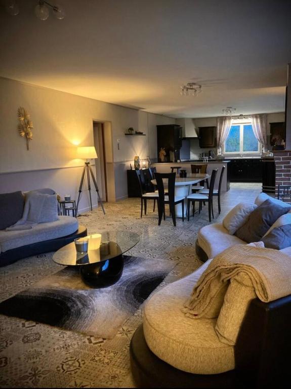 Gîte familiale au cœur d un centre équestre - Bed and Breakfast Haudricourt