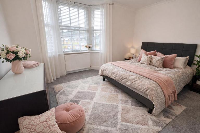 Charming Cottage in Old Windsor - Near Heathrow Airport & Lego Land - Bed and Breakfast Old Windsor