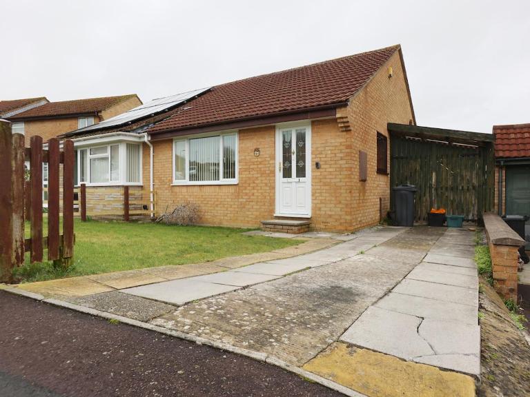 2 bed bungalow - Driveway Parking - B&B Puriton