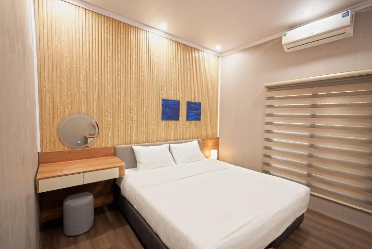 King room in Nightmarket, Hoan Kiem, Hanoi - B&B Hanói