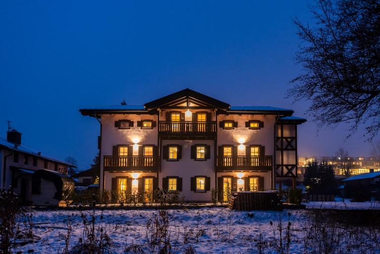 Appartment Göll - Garden - Sauna - Wi-Fi - Villa Alpenrausch - B&B Schönau am Königssee
