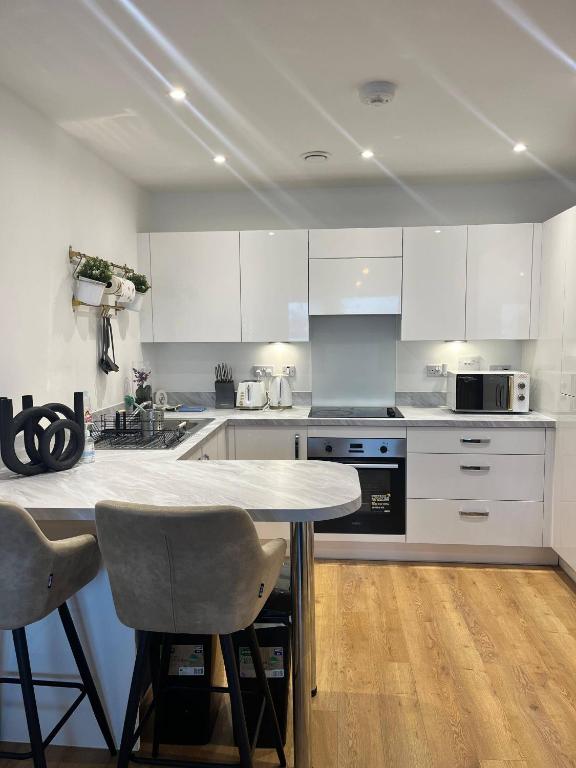 Prime Location - Apt - Stay 4 - Lakeside - Parking - B&B Grays