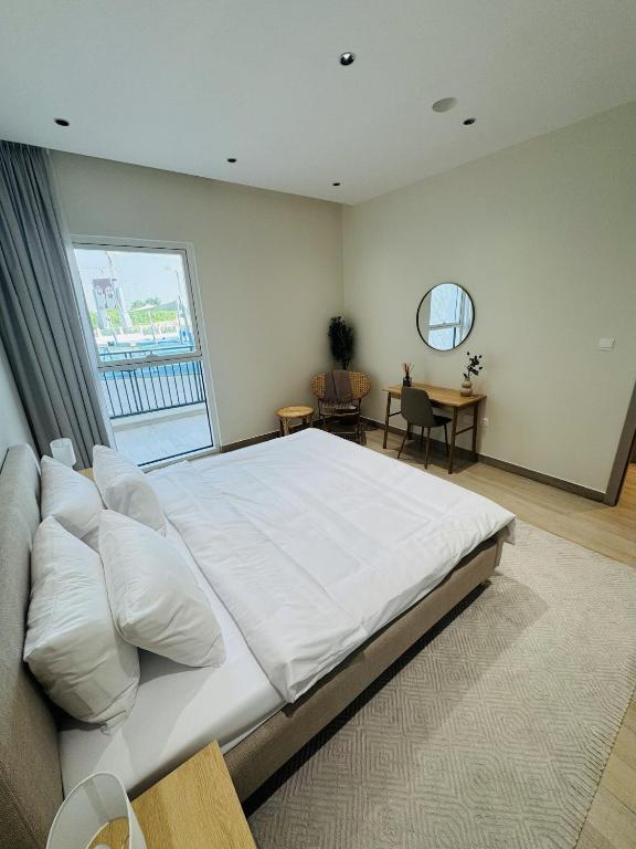 Family-Friendly 2BR on Yas Playground access - Chambres d'hôtes Abou Dabi
