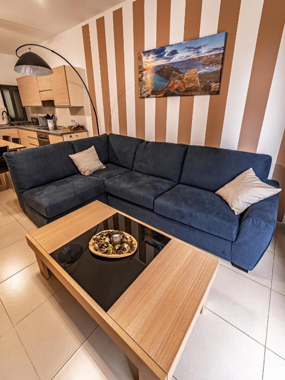 Cobalt Canopy a Spacious 2 Bedroom Apartment - Bed and Breakfast San Pawl il-Baħar