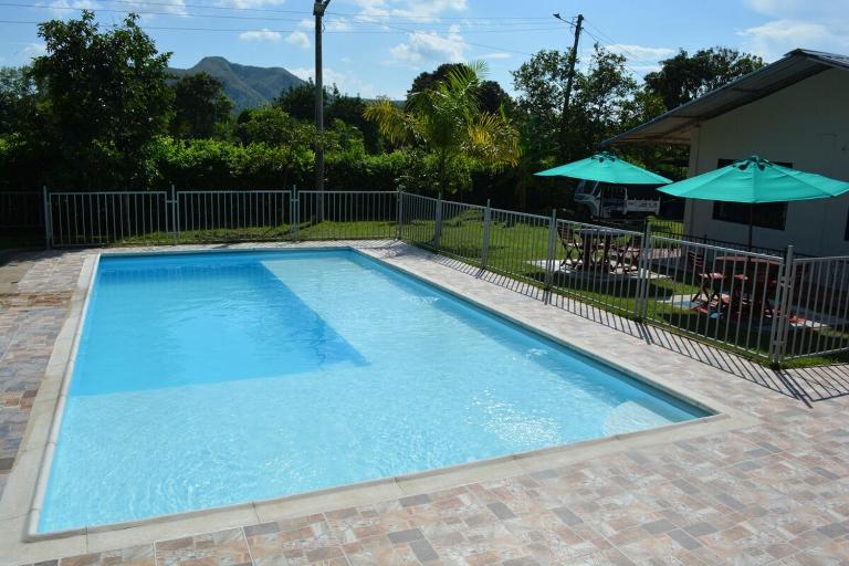 Finca Piscina Privada - 4 hab - Hermosa Vista - Bed and Breakfast Ricaurte