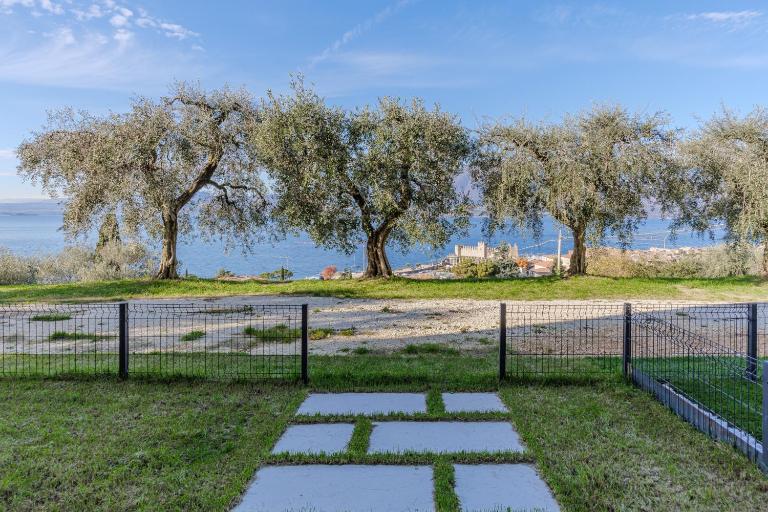 Santa Croce Apartments - Garden - Ferienwohnung Torri del Benaco