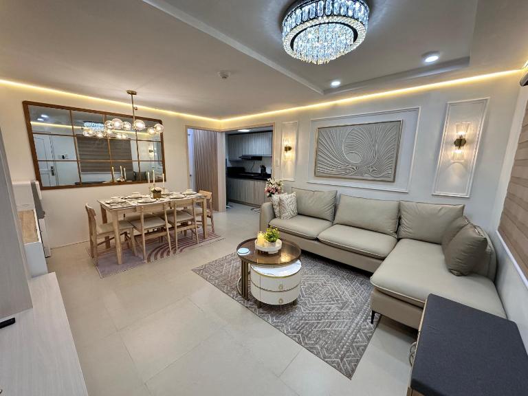 CJ Premier Stays at Amalfi Oasis Near SM Seaside Mall & Nustar Casino Hotel, Cebu City - B&B Cebu City