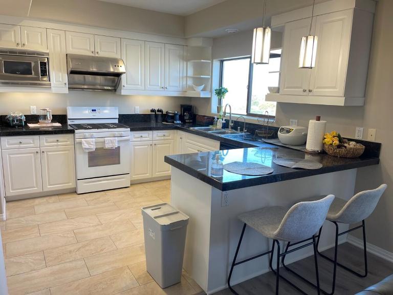 Spacious 2 Bed, 2-Bath Apartment in Monterey Park - B&B Monterey Park