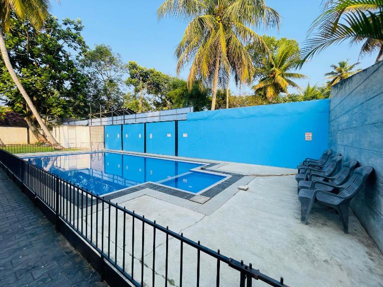 Kapuwatta Pool Villa - B&B Weligama