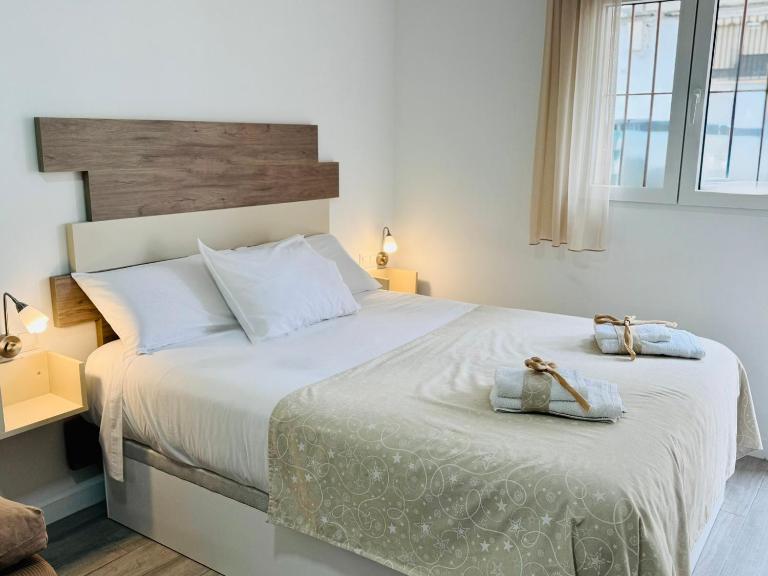 ALAUDAE Apartamentos Parking Gratis plazas limitadas - Chambres d'hôtes Mérida