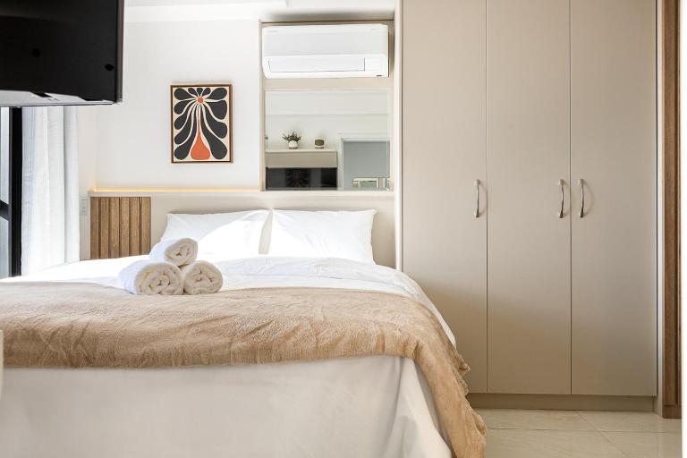 Studio CompletoNovo com Piscina, Acad e Coworking - Chambres d'hôtes Curitiba