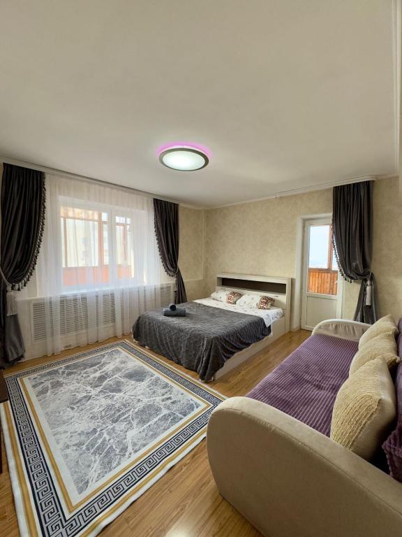 Уютная двухкомнатная квартира на Самал 1 напротив достык плаза - B&B Almaty
