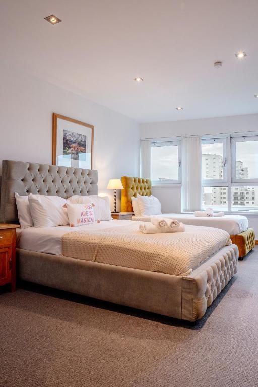 Weston's Penthouse sleep 10, 8 Beds Free Parking - B&B Edinburgh