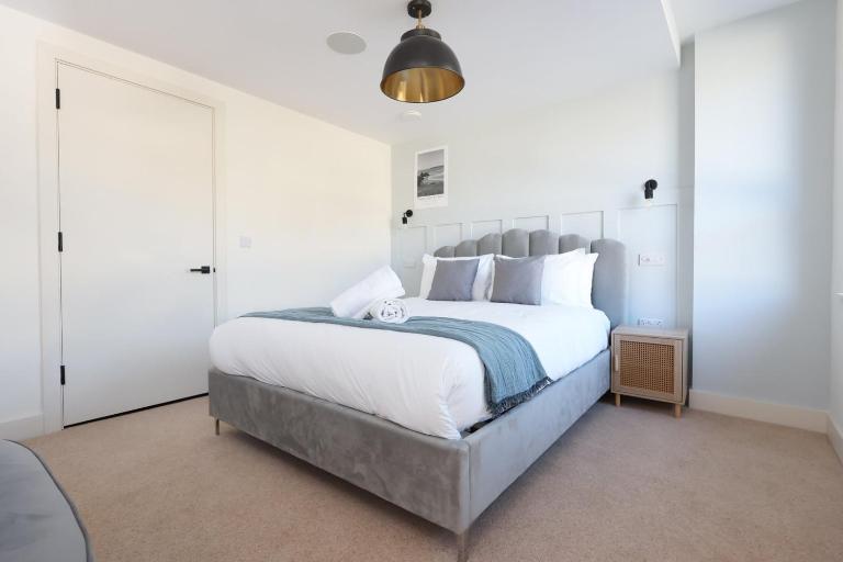 Albert Hall 1 Bed ApartHotel- Food & Bar Onsite - Chambres d'hôtes Swansea
