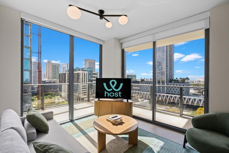 Downtown Stay with Rooftop Pool Amenities - B&B Miami