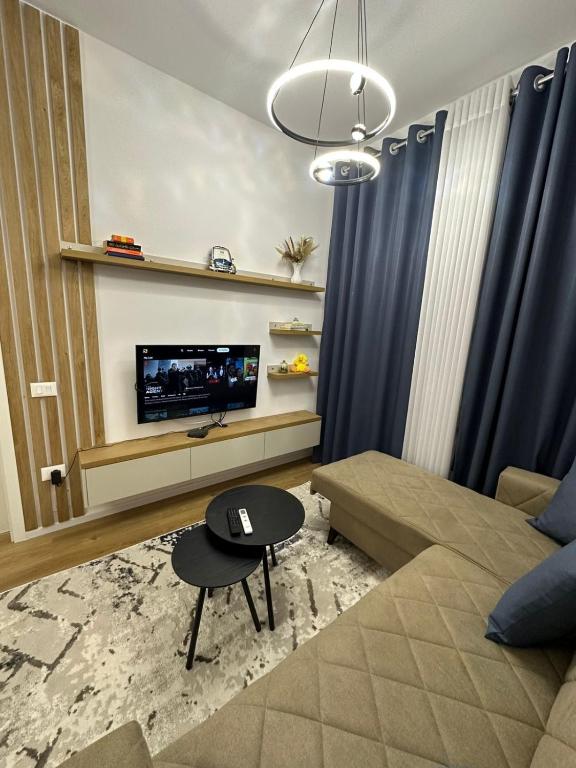 Blin Apartment Underground parking available - Chambres d'hôtes Tirana