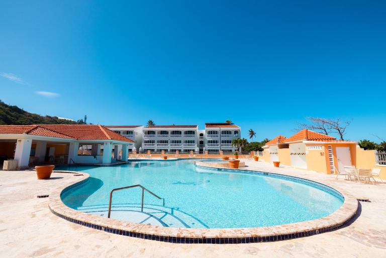 Golden Dream Villas with pool 1st floor - B&B Isabela