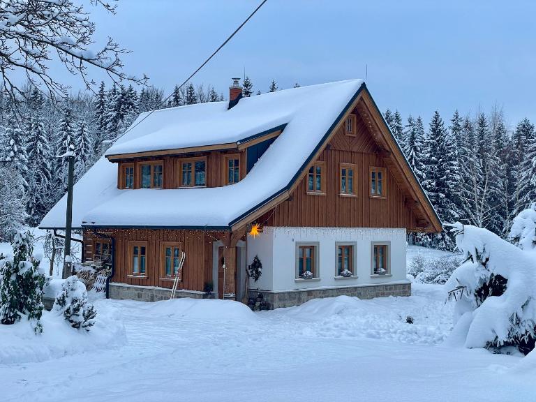 Apartmán se zahradou v Chalupě U Tří srnek - B&B Albrechtice v Jizerských horách