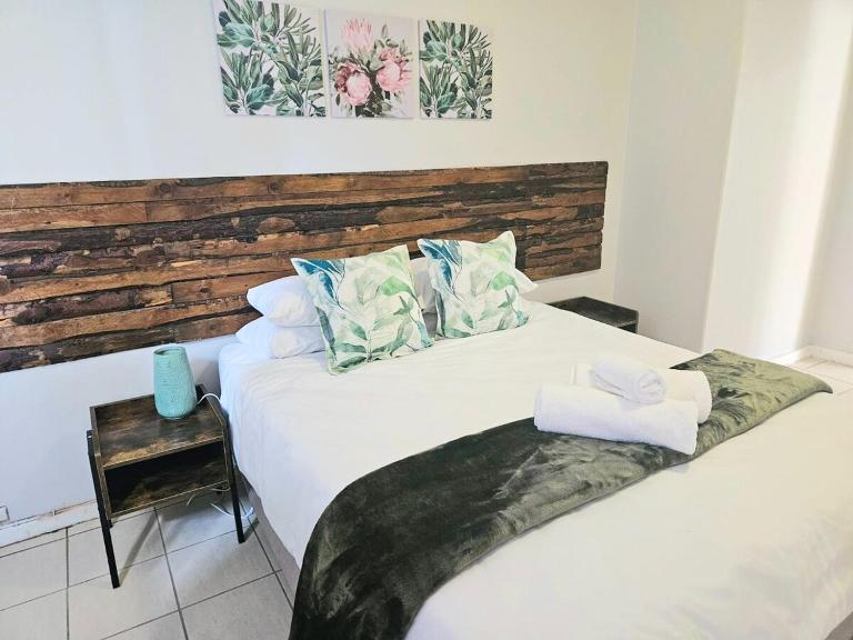 Sea Breeze Manor - Sage Unit - B&B East London