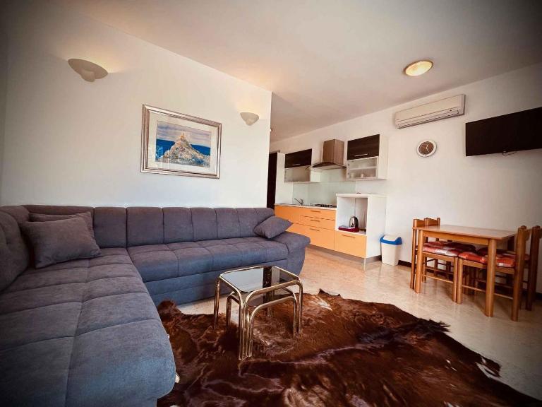 Apartments in Klimno, Dobrinj - Insel Krk 41812 - Ferienwohnung Klimno