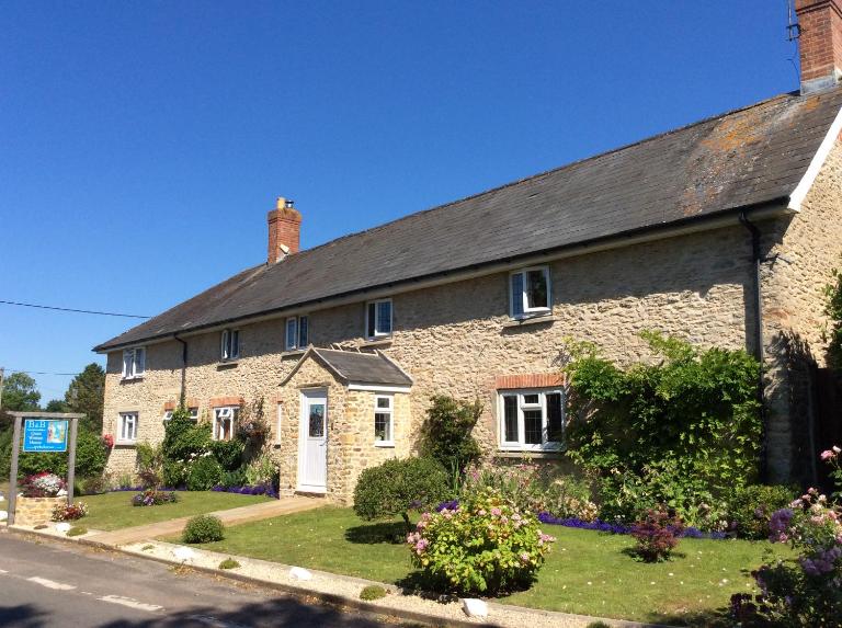 Quiet Woman House - B&B Halstock