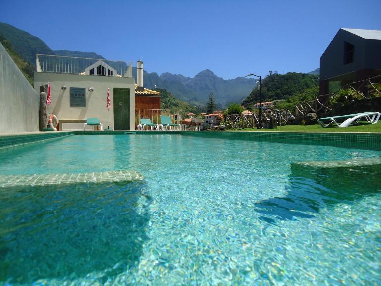 A Casa Estrelícia-Dourada Garcês - B&B São Vicente