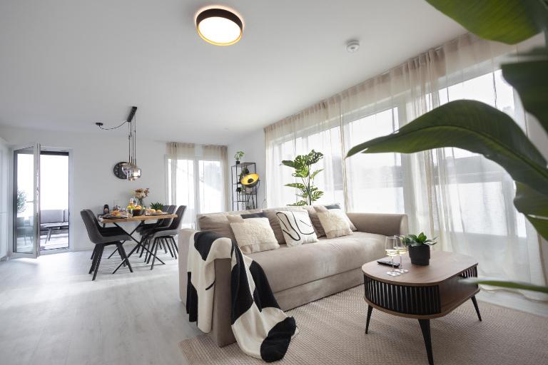 Penthouse mit Parkplatz und Terrasse, 15 Min von Köln HBF - Ferienwohnung Kerpen