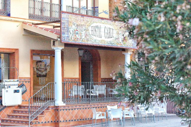 Hostal Garlu - B&B La Rambla