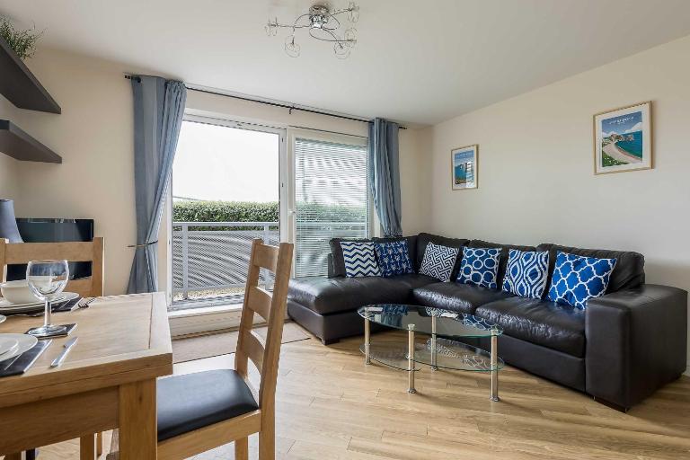 Bay Retreat- Moments from Hamworthy Park - B&B Poole