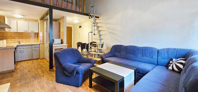 HolidayHomePL Statek 014 z osobną sypialnią i antresolą przy plaży - B&B Międzyzdroje