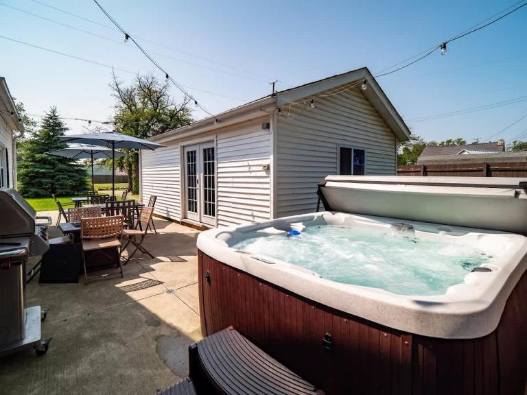 Family Fun: Comfy Home, 10 Min to Cedar Point Fun! - Chambres d'hôtes Huron