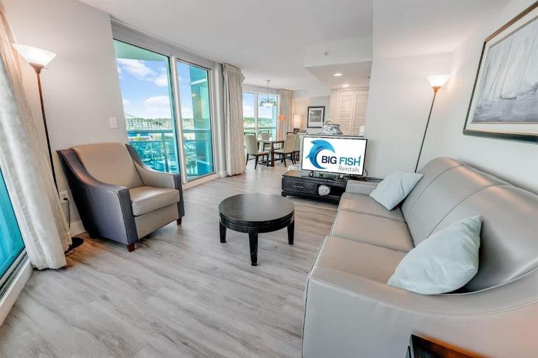 New Corner Suite 2BR, Direct Ocean and City Views - Chambres d'hôtes Myrtle Beach