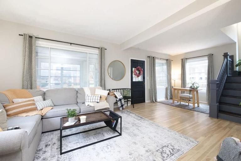 Walk to Highland Square, Sleeps 8 - Ferienwohnung Akron