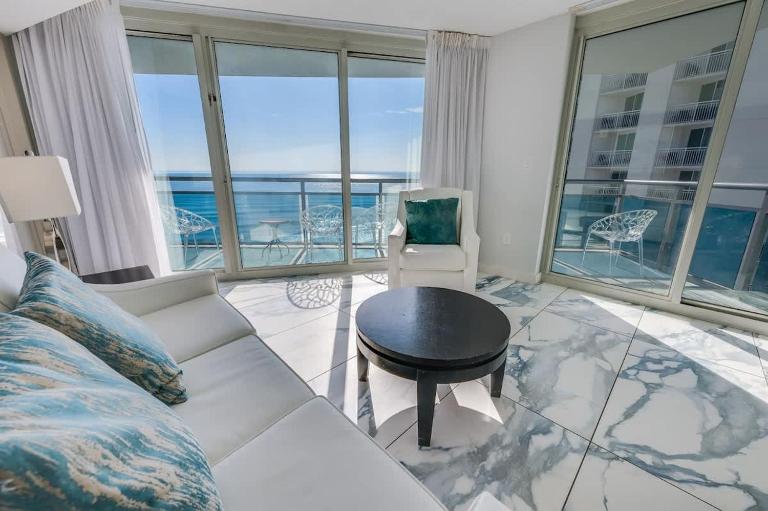 Amazing Oceanfront 2BR condo with pools and views - Ferienwohnung Myrtle Beach
