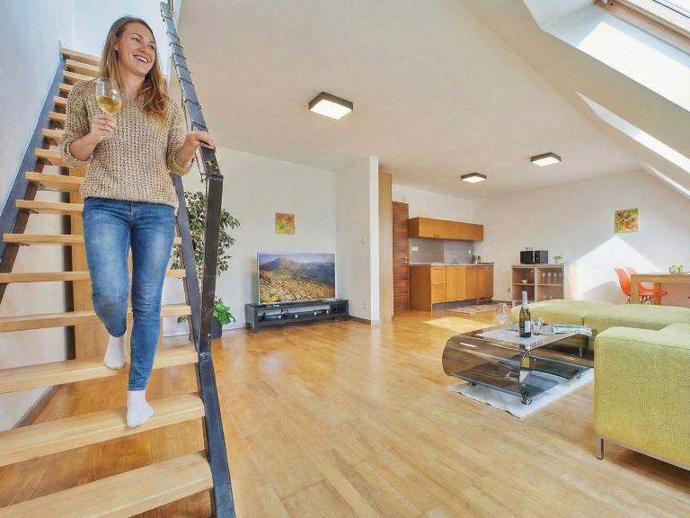 Dolná - mezonetový apartmán na námestí - B&B Banská Bystrica