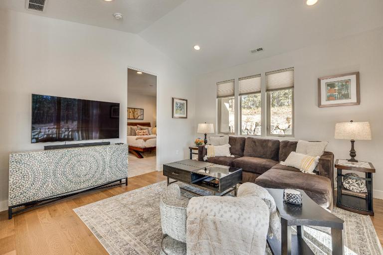 Trail Access On-Site! Wooded Colorado Springs Gem - B&B Colorado Springs