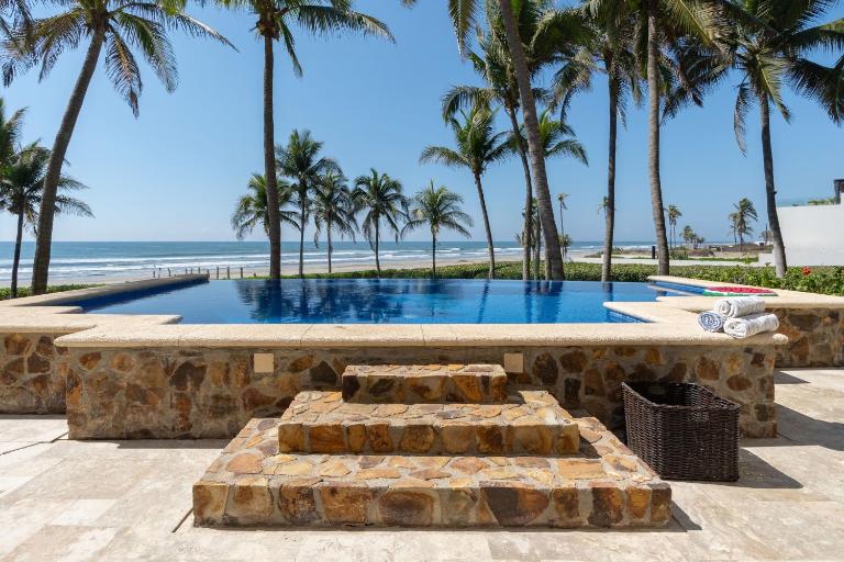 Exclusive Oceanfront Apartment Beach access - Ferienwohnung Acapulco
