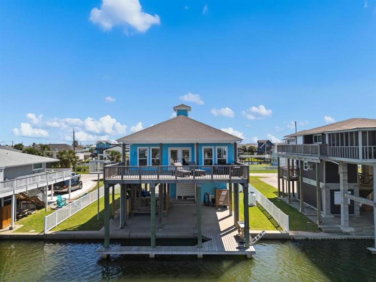 Dockside Dream Home for 10 - B&B Galveston