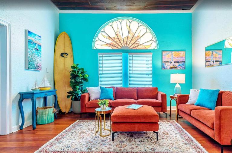 Surf & Strand Unit A for 5 - Bed and Breakfast Galveston