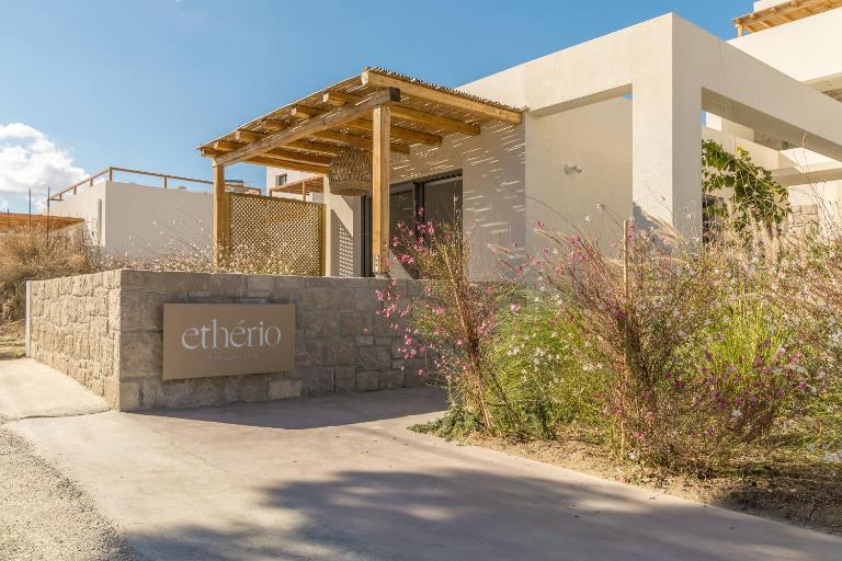Etherio Suites Milos - B&B Pollonia