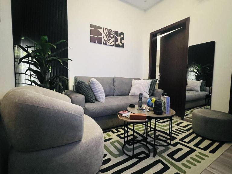 Modern Apartment 3 - Bed and Breakfast Djedda