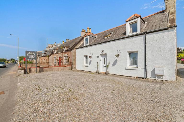 Cloudhowe Cottage Ensuite Rooms & Studio Inverness - Bed and Breakfast Inverness