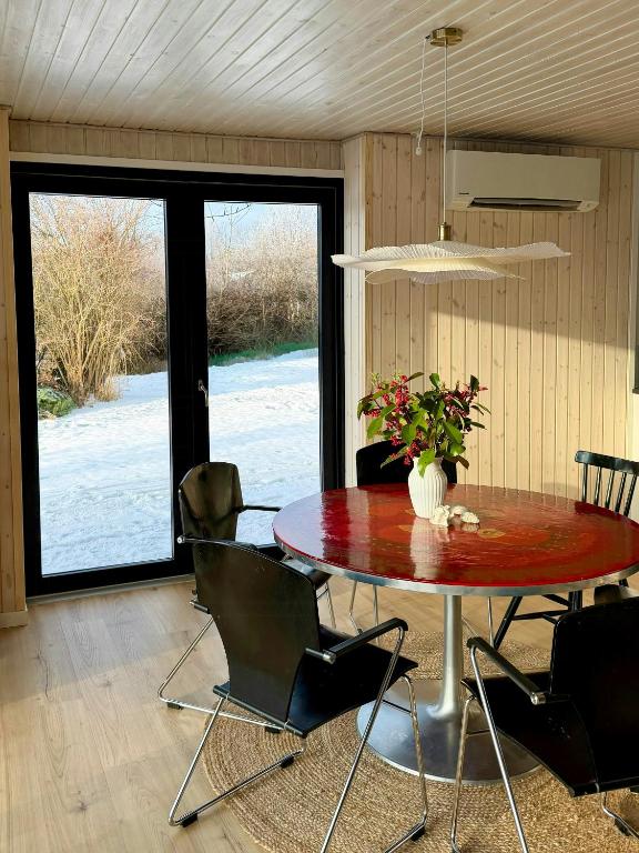 Holiday Home On Nature Plot Near Vejby Strand - Ferienwohnung Vejby