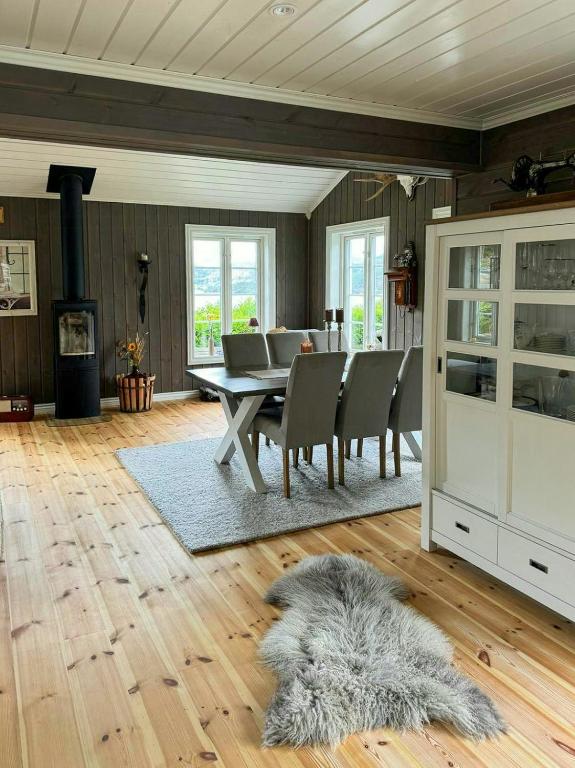 Modern Cabin Near Family Beaches In Holmsbu - Chambres d'hôtes Holmsbu